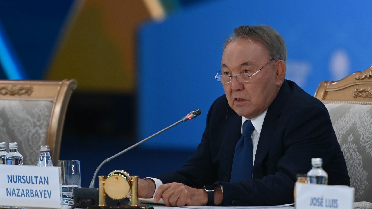 СМИ: восковая фигура Назарбаева исчезла из музея Вооруженных сил Казахстана