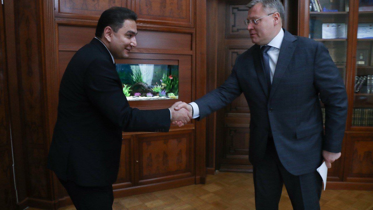 Бабушкин провел встречу с новым консулом Туркменистана в Астрахани Иламановым