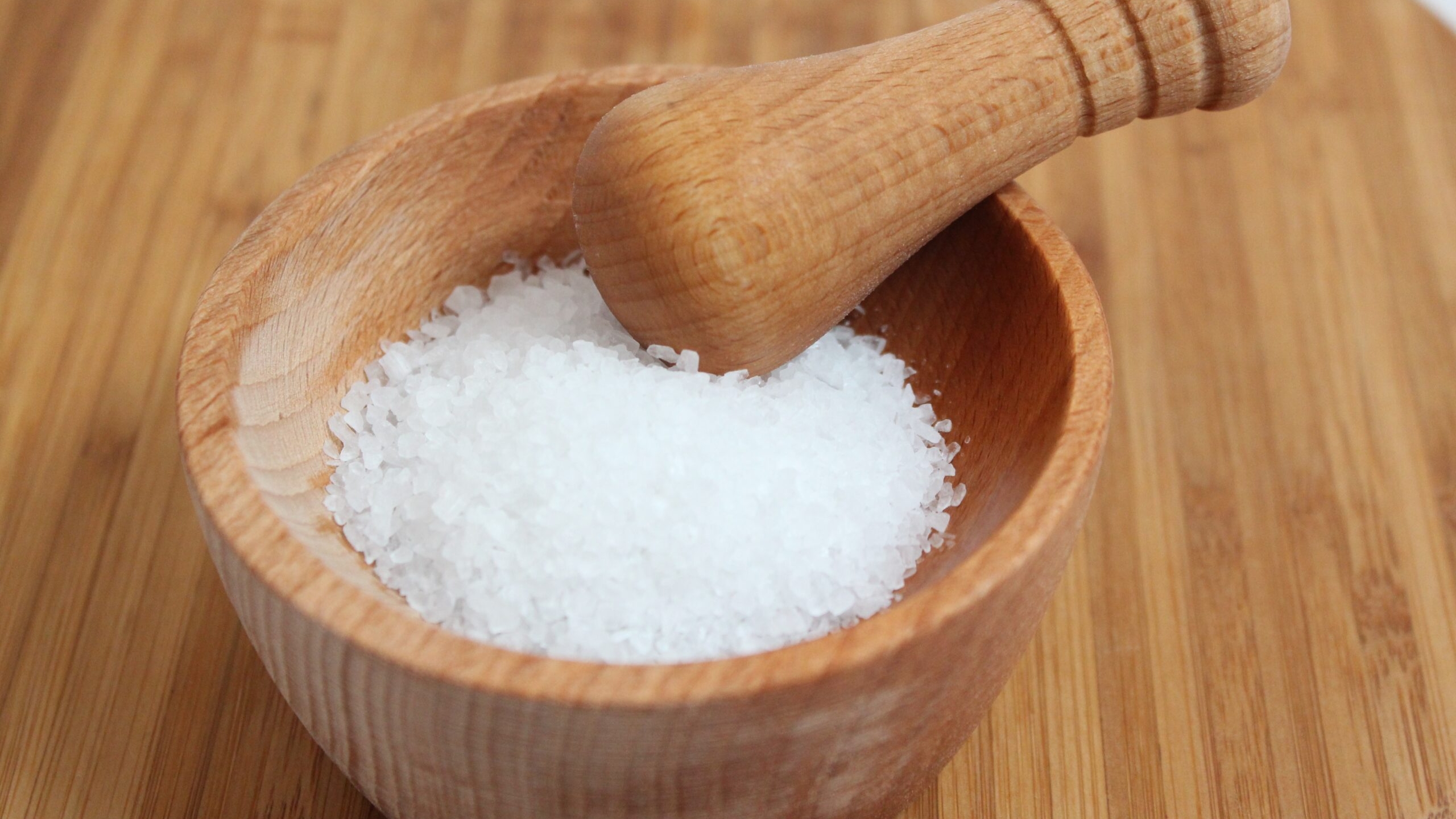 Псковичам рассказали, как соль убивает гипертоников