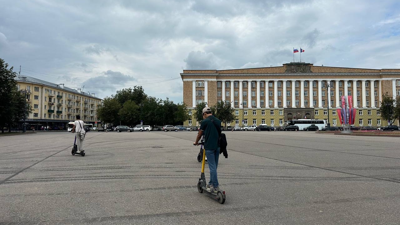 Россиян остерегли от катания на электросамокатах осенью