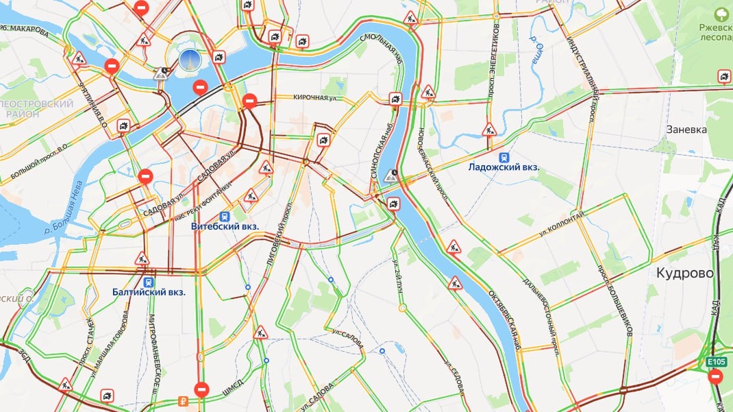 Пробки в Петербурге достигли максимальных 10 баллов