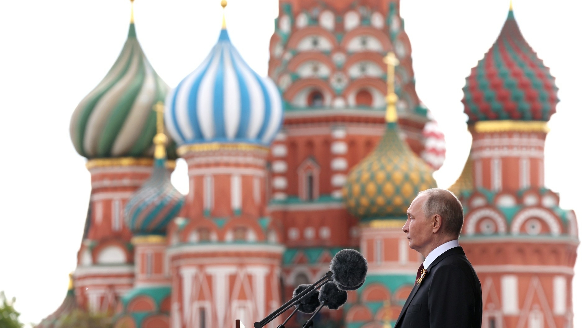 Запад вышел из себя: Путин перехитрил иностранные спецслужбы перед парадом 9 Мая