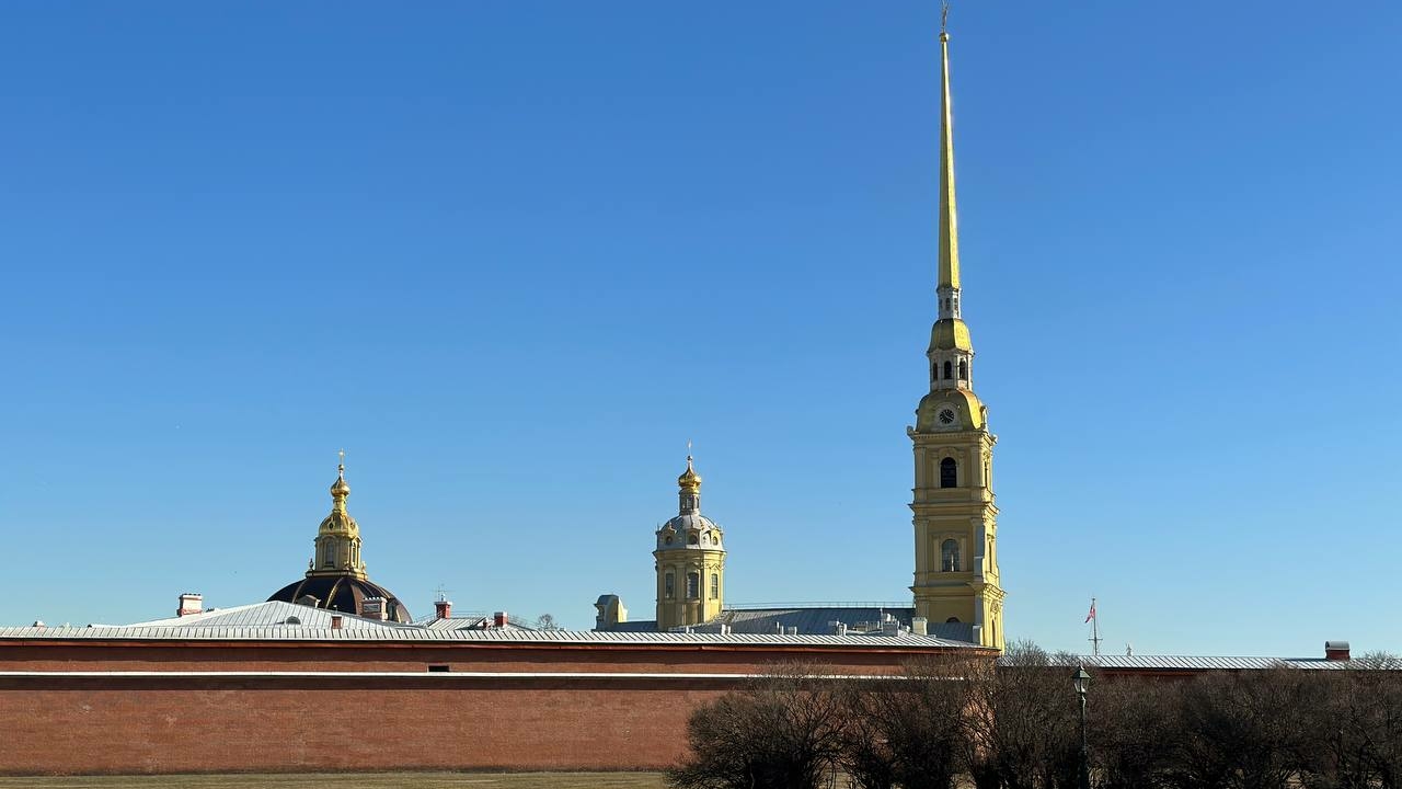 Антициклон определил погоду в Петербурге 12 мая: в городе прохладно и солнечно