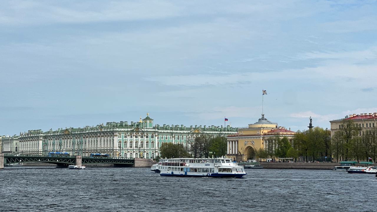 Солнце рекордно по времени грело петербуржцев в этот понедельник
