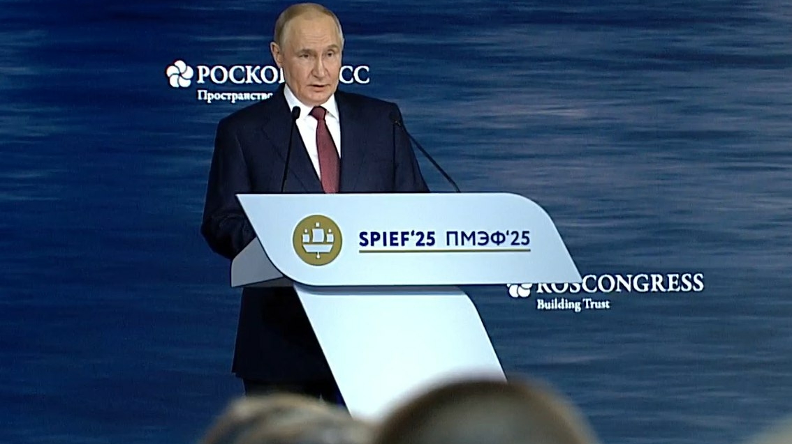 На ПМЭФ-2025 Путин назвал важнейшую экономическую задачу года